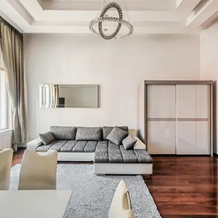 Amora Homes Basilica View Imperial Suite -Sas Street -Need Reservation For Free Parking Budapest Exterior photo