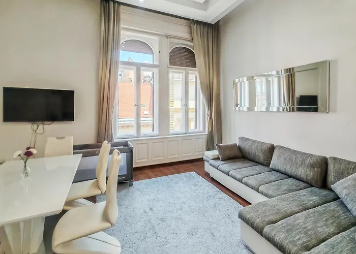 Amora Homes Basilica View Imperial Suite -Sas Street -Need Reservation For Free Parking